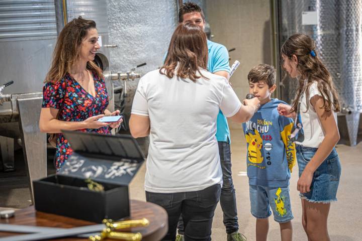 El Vendrell 29/04/23 Visita guiada a la bodega Avgvstvs Forvm. Así como también comida en el espacio gastronomico.AUTOR: MANU MITRU