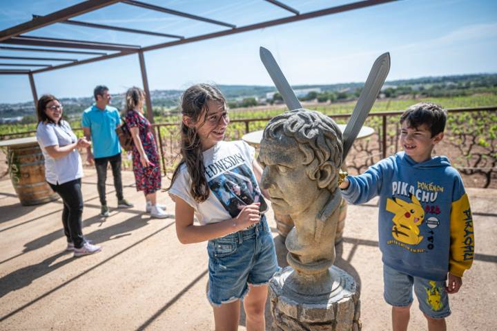 El Vendrell 29/04/23 Visita guiada a la bodega Avgvstvs Forvm. Así como también comida en el espacio gastronomico.AUTOR: MANU MITRU