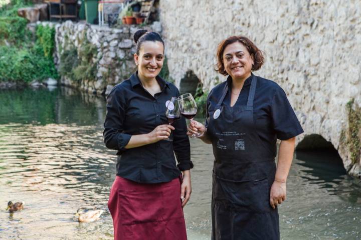 Noemí y Emilia, las dos hermanas que dirigen el restaurante.