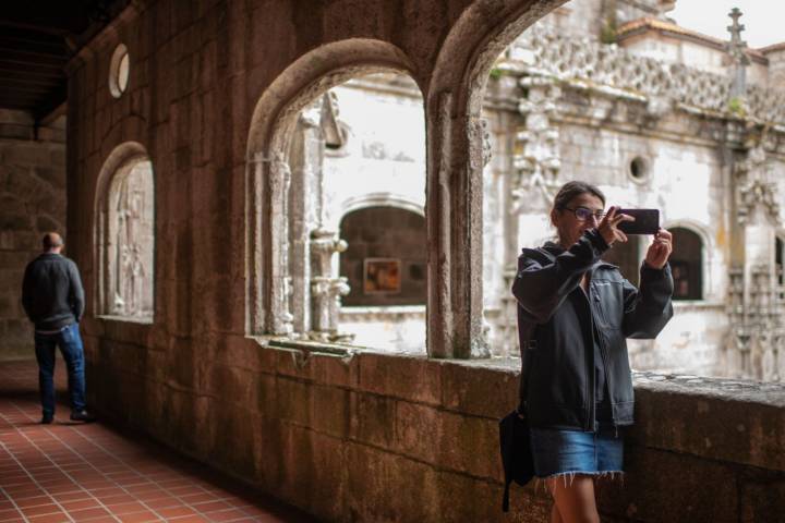 Selfie en el Claustro dos Bispos del Parador de Santo Estevo