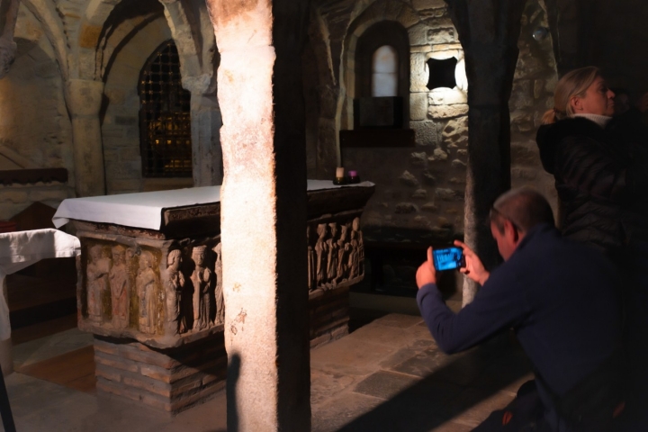 La cripta donde se guarda el sarcófago del obispo San Ramón.