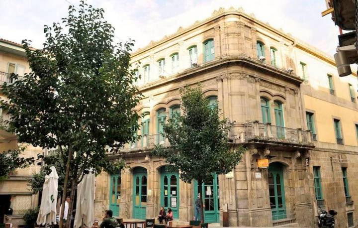 Exterior de la Biblioteca Juan Compañel. Foto: Olalla Lojo.