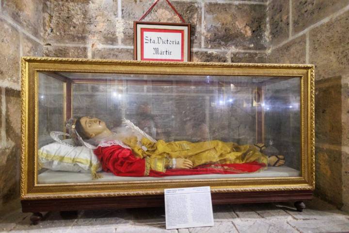 Santa Victoria Mártir, conocida como la niña de la comunión.