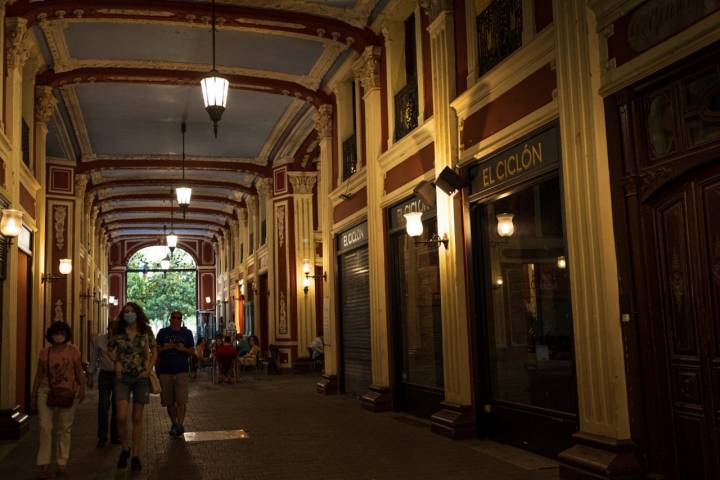 Paseo por Zaragoza: Pasaje del Comercio y la Industria