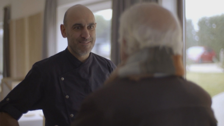 El chef de la cocina cinegética. Foto: Amazon Prime.