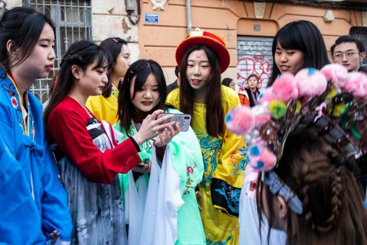 Las tradiciones orientales tampoco escapan a las redes sociales.