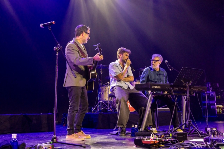 La sorpresa de la noche: Dani Fernández cantó una canción con Iván Ferreiro.