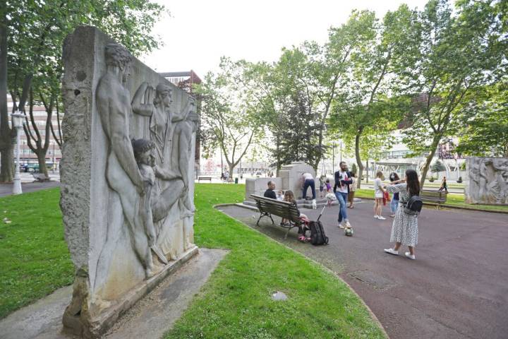 Una de las fuentes en el Parque de los Patos.