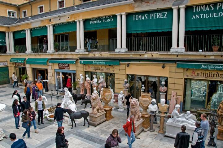 Estampa emblemática donde las haya: 'Galerías Piquer'. Foto: Agefotostock.