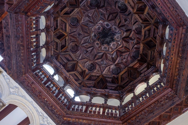 Detalle de uno de los techos del palacio de la Maestranza