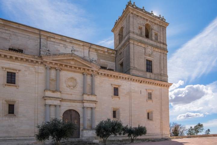 Durante la Guerra Civil, el monasterio fue utilizado como hospital y posteriormente como cárcel.