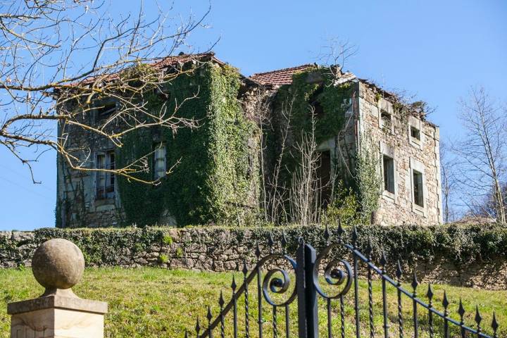 :a casa del Doctor Madrazo en Vega de Pas. Un personaje inolvidable en la las villas