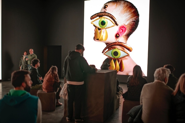 ‘Gaultier Eye Earrings’ (1998) en The MOP Foundation