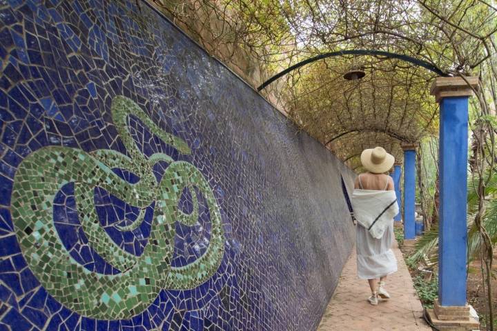 Los mosaicos de cerámica, de Cento Yuste, representan especies autóctonas.