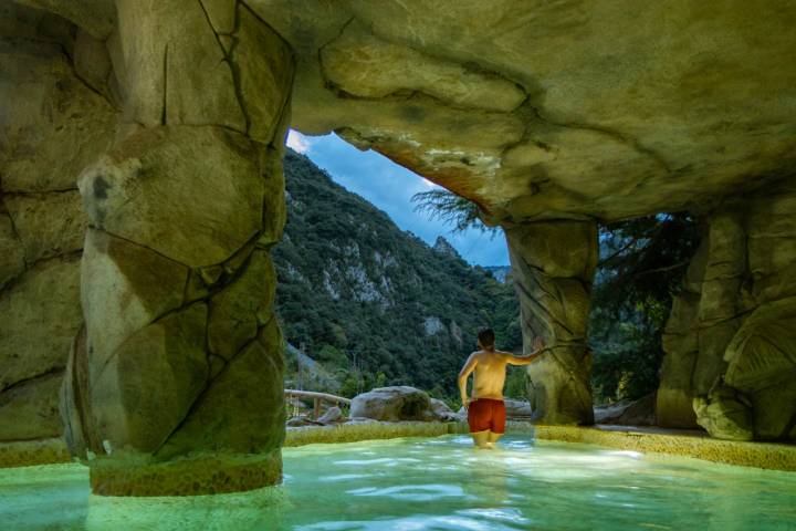 En la cueva del balneario.