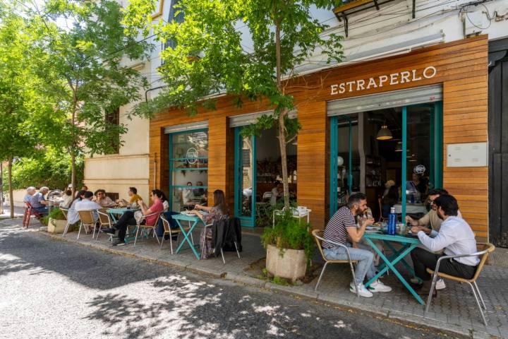 Cada vez se hace más complicado encontrar una mesa libre en 'Estraperlo'.