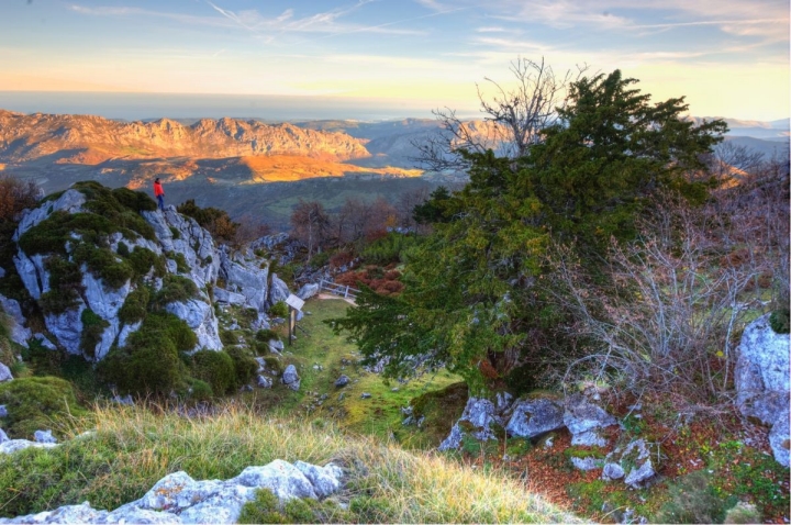 Vistas del mar desde la Breña de los Tejos, Cantabria.