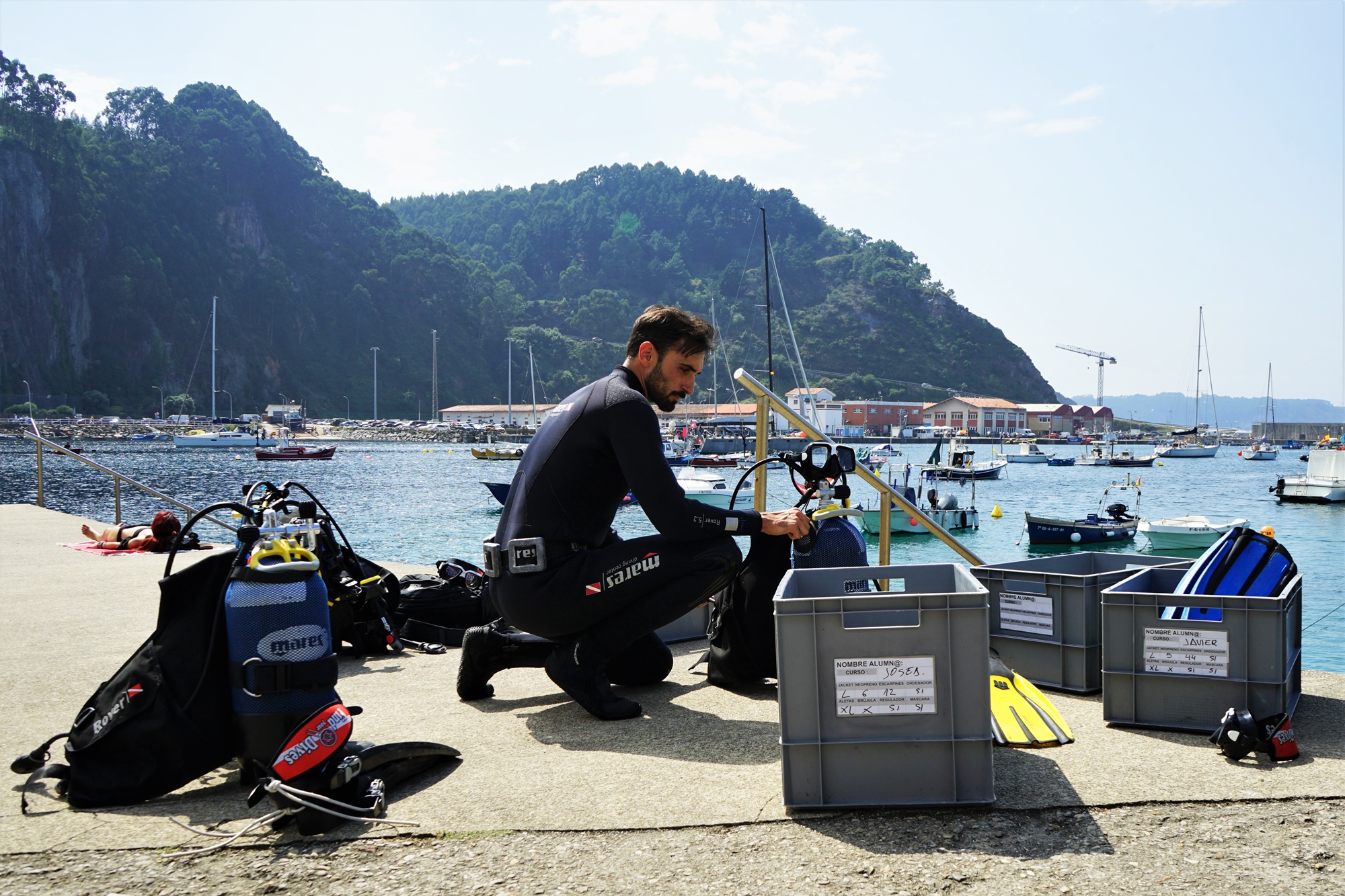 Buceo en Asturias buceador en tierra