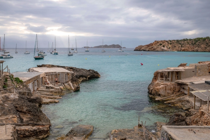 Una cala de postal donde darse un baño tranquilo.