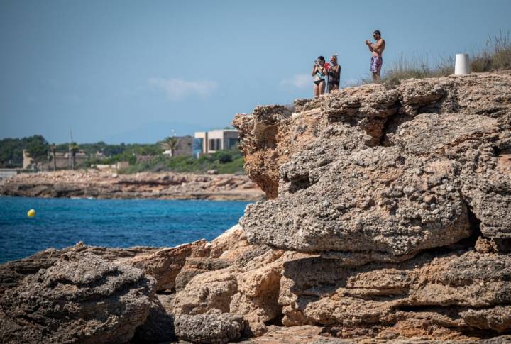 Calas de L'Ametlla de Mar (Tarragona): acantilados de Cala Calafató