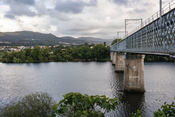 Camino Portugués por la Costa (Tramo1): Puente Internacional en Tui