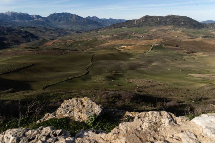 Málaga (España) Ronda 08/01/2025 Reportaje en el Conjunto Arqueológico de Acinipo, que constituye un yacimiento ubicado en la Serranía de Ronda, a 20 kilómetros de la ciudad de Ronda y donde el Teatro Romano es su elemento mejor conservado.Foto: Daniel Pérez