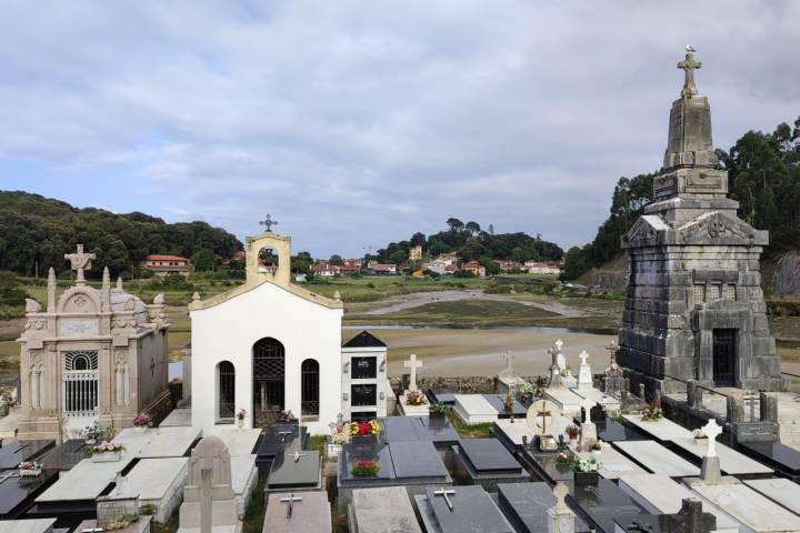 Destinos imprescindibles 2023 Llanes Cementerio