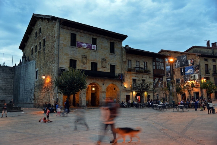 Amboto: Plaza Mayor de Elorrio. Foto: Alfredo Merino | Marga Estebaranz