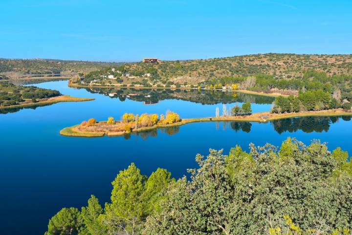 El Lago Laguna Colgada, en el Parque Natural de las Lagunas del Ruidera.