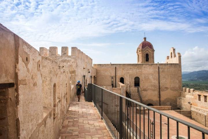 El origen del Castillo de Cullera se sitúa en el siglo X.