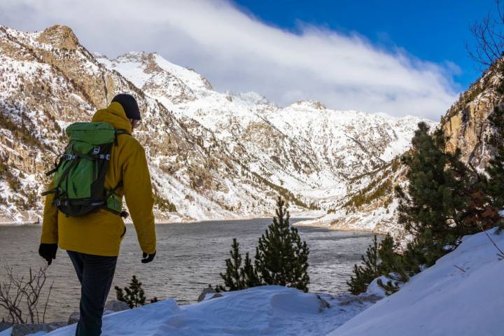 Escapada Vall de Boí senderista lago