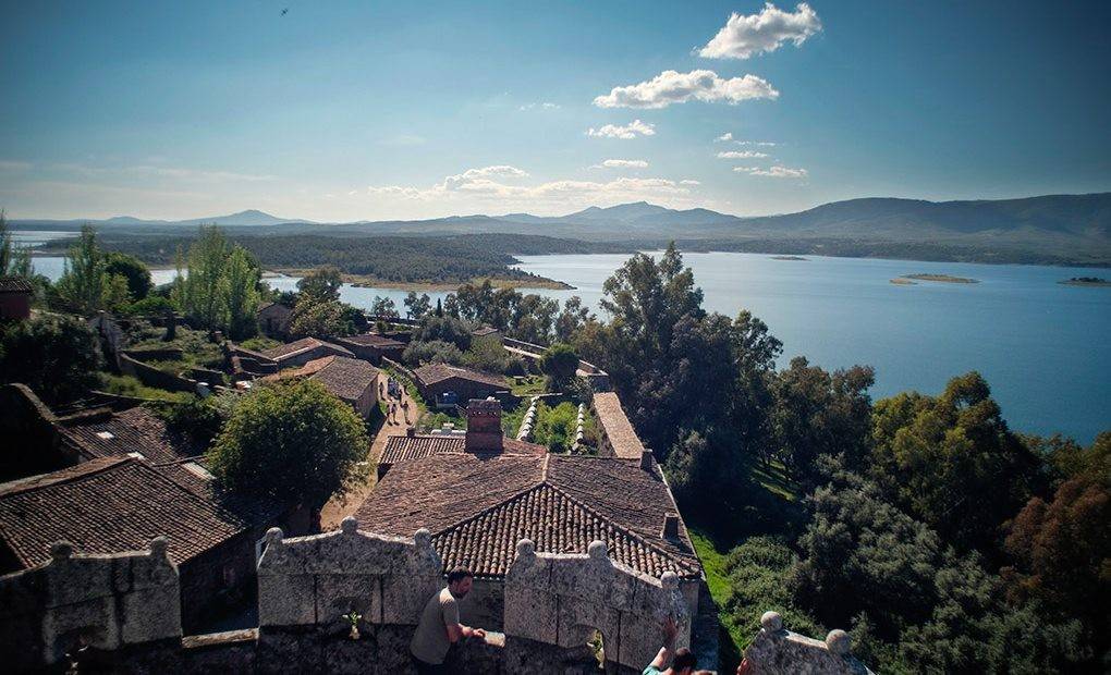 Impresionante vista de la villa desde el castillo.