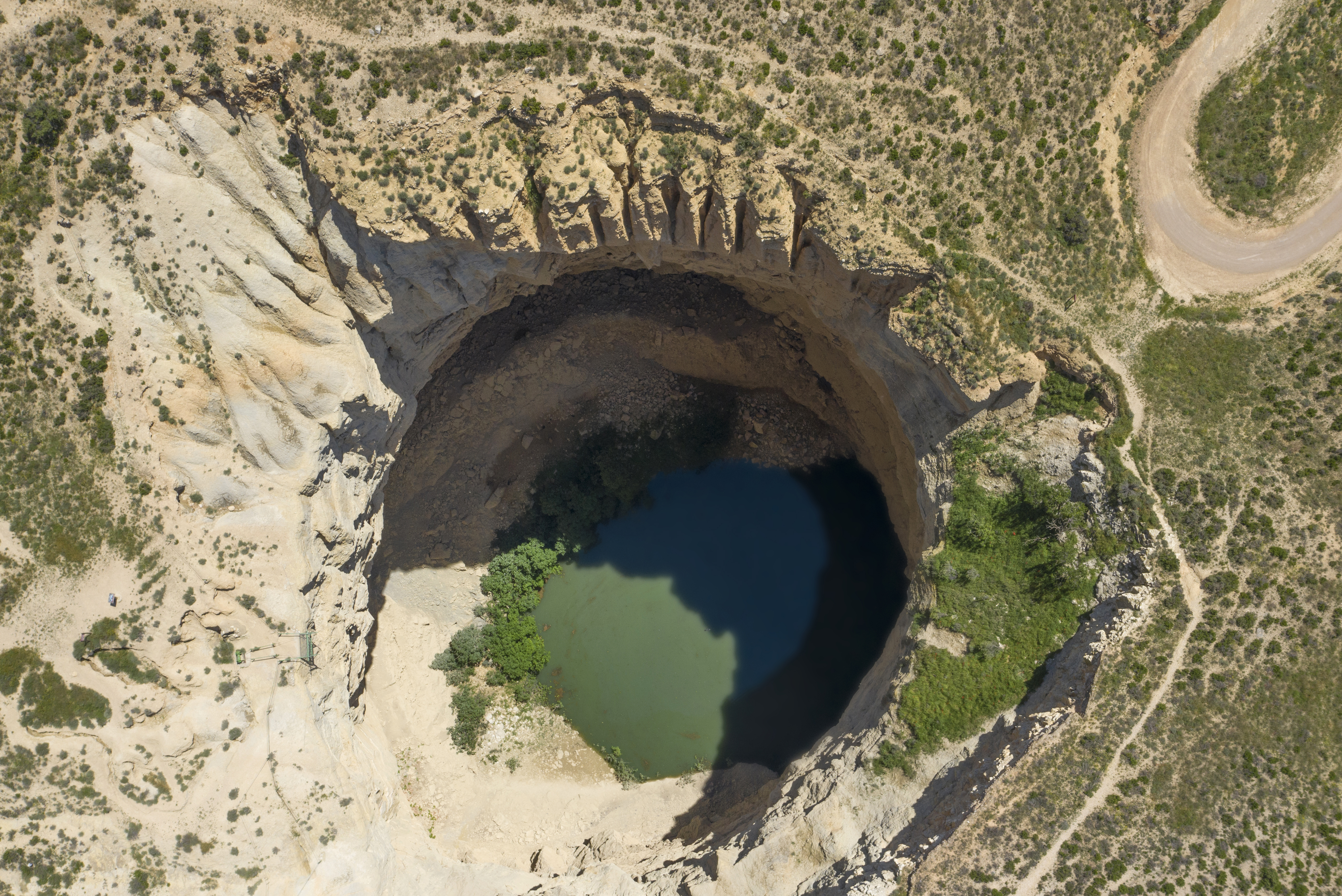 En busca del "cenote" de 100 metros de Teruel