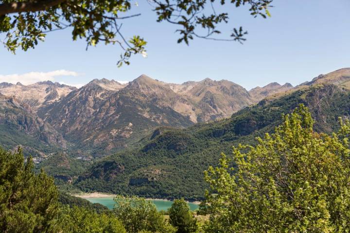 Vistas al embalse de Búdal desde el laberinto de los Pirineos (Piedrafita de Jaca)