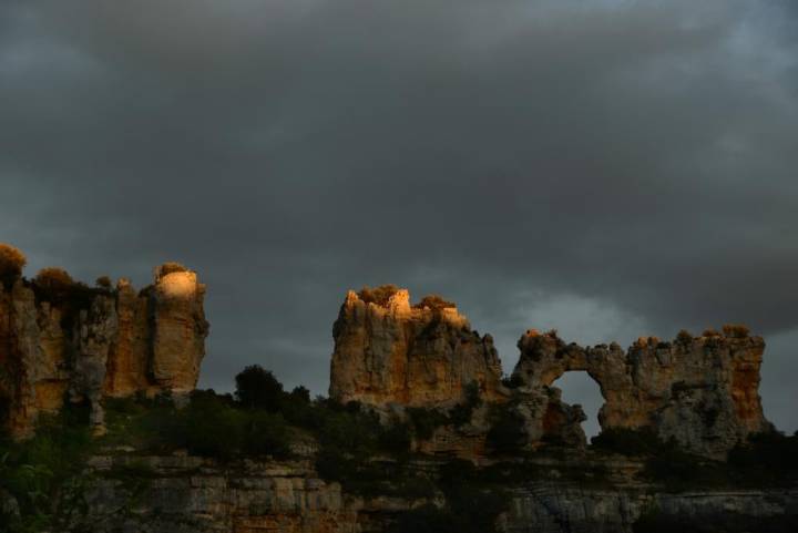 Sin duda, 'Juego de Tronos' se pudo haber rodado aquí, en los arallones del Castillo de Hoces.