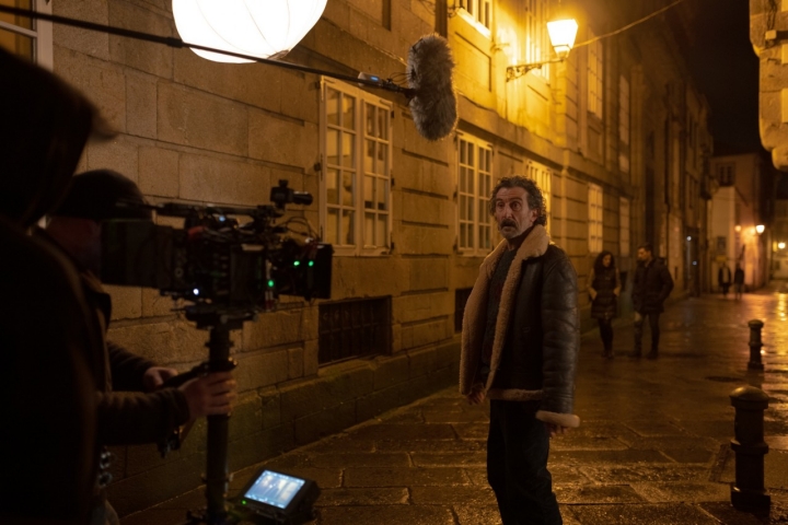 ANIMAL SALVAJE. Luis Zahera as Antón in episode 04 of ANIMAL SALVAJE. Cr. Jaime Olmedo/Netflix © 2024 ANIMAL SALVAJE. Luis Zahera as Antón in episode 04 of ANIMAL SALVAJE. Cr. Jaime Olmedo/Netflix © 2024