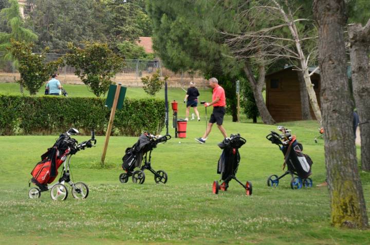 Aficionados al golf en el Centro de Tecnificación de Madrid.