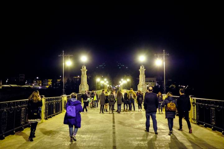 El viaducto de Fernando Hué une la parte antigua con la nueva de la ciudad.