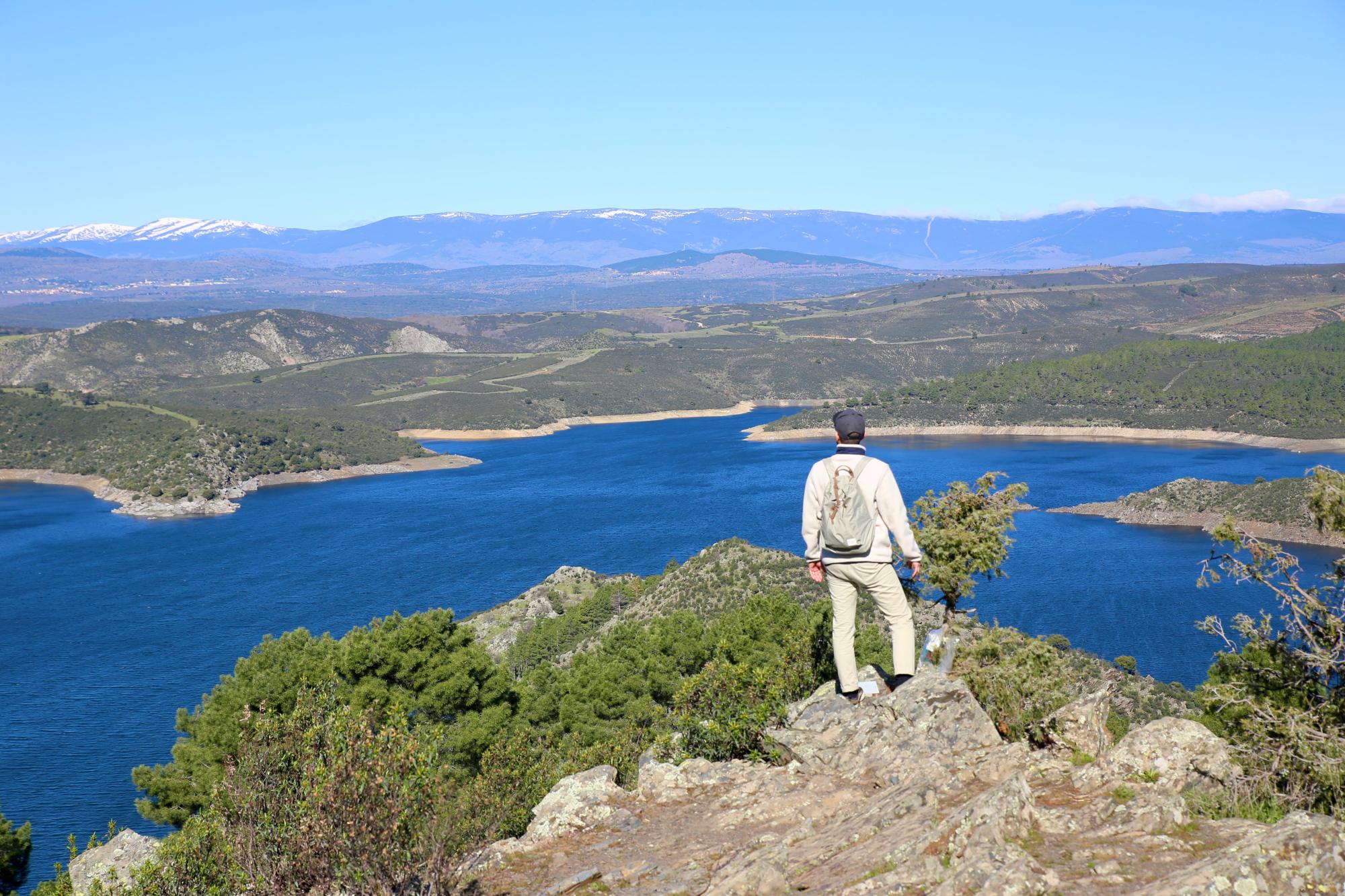 Uno de los miradores al embalse.
