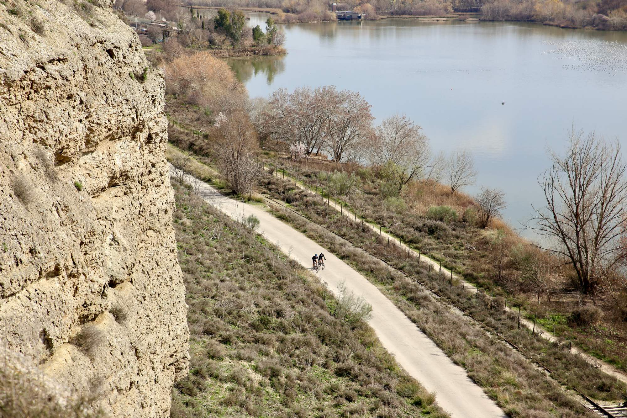 Ciclistas en la ruta circular de la Laguna