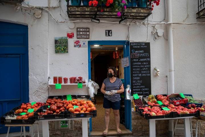 Tere París atiende a los clientes desde hace 25 años.