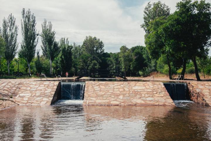 La presa y la primera alberca se contruyeron en 1993.