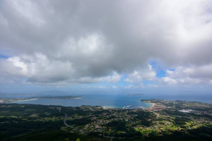 Vistas de la comarca de Barbanza y la ría de Aurosa