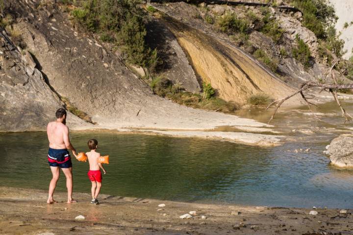 Durante el recorrido hay pozas no muy profundas para los niños. 