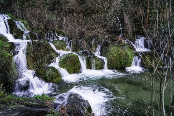 Pueblos valle Sedano  cascada