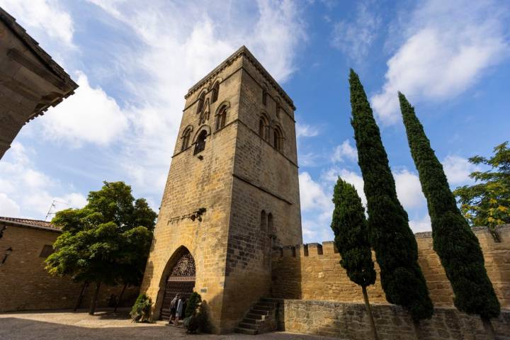 La torre Abacial debe su nombre a su supuesto vínculo eclesiástico.