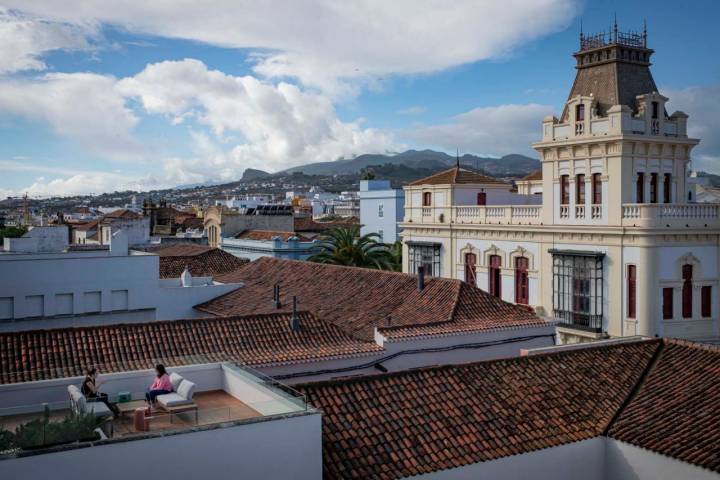 Las vistas desde la azotea. En la foto, se observa la terraza privada de la habitación 334.