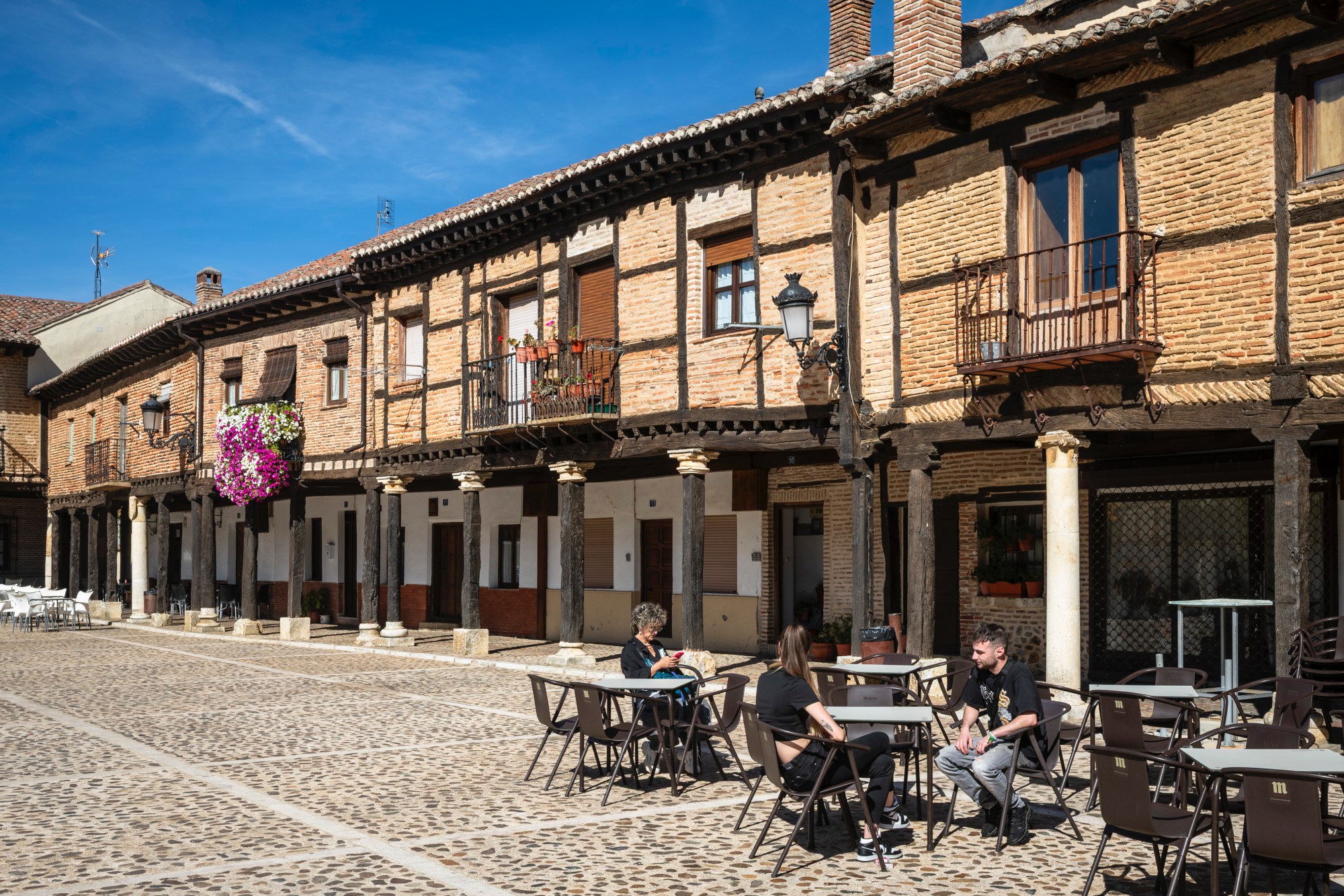 Las terrazas de la Plaza Mayor de Saldaña.