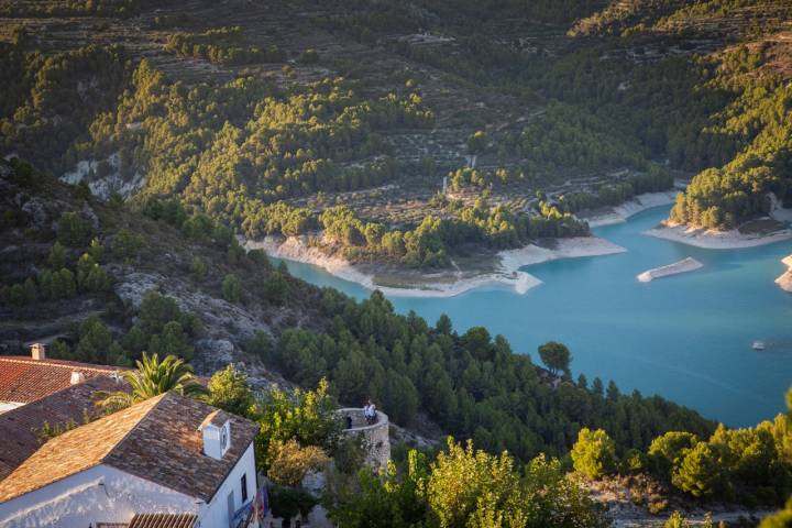 Ruta por Guadalest pantano desde arriba