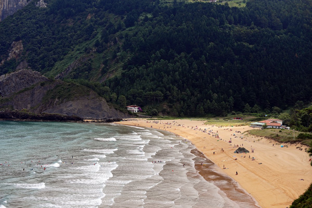 Rumbo a la margen derecha del río Oka: surf, castillos y arroces al límite